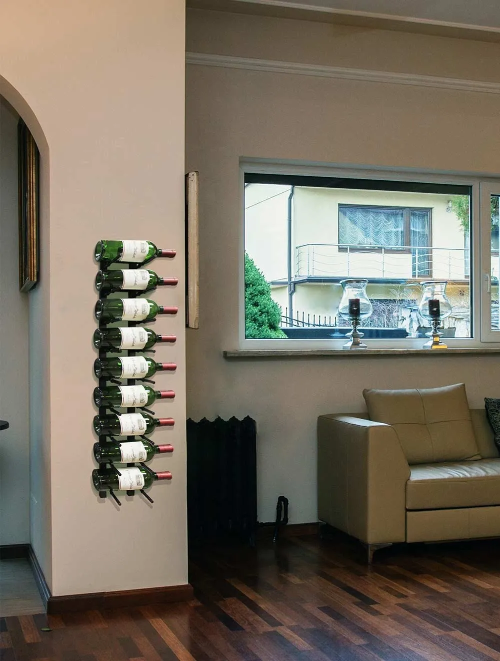 9 Bottle Modern Peg Wine Rack (Black)