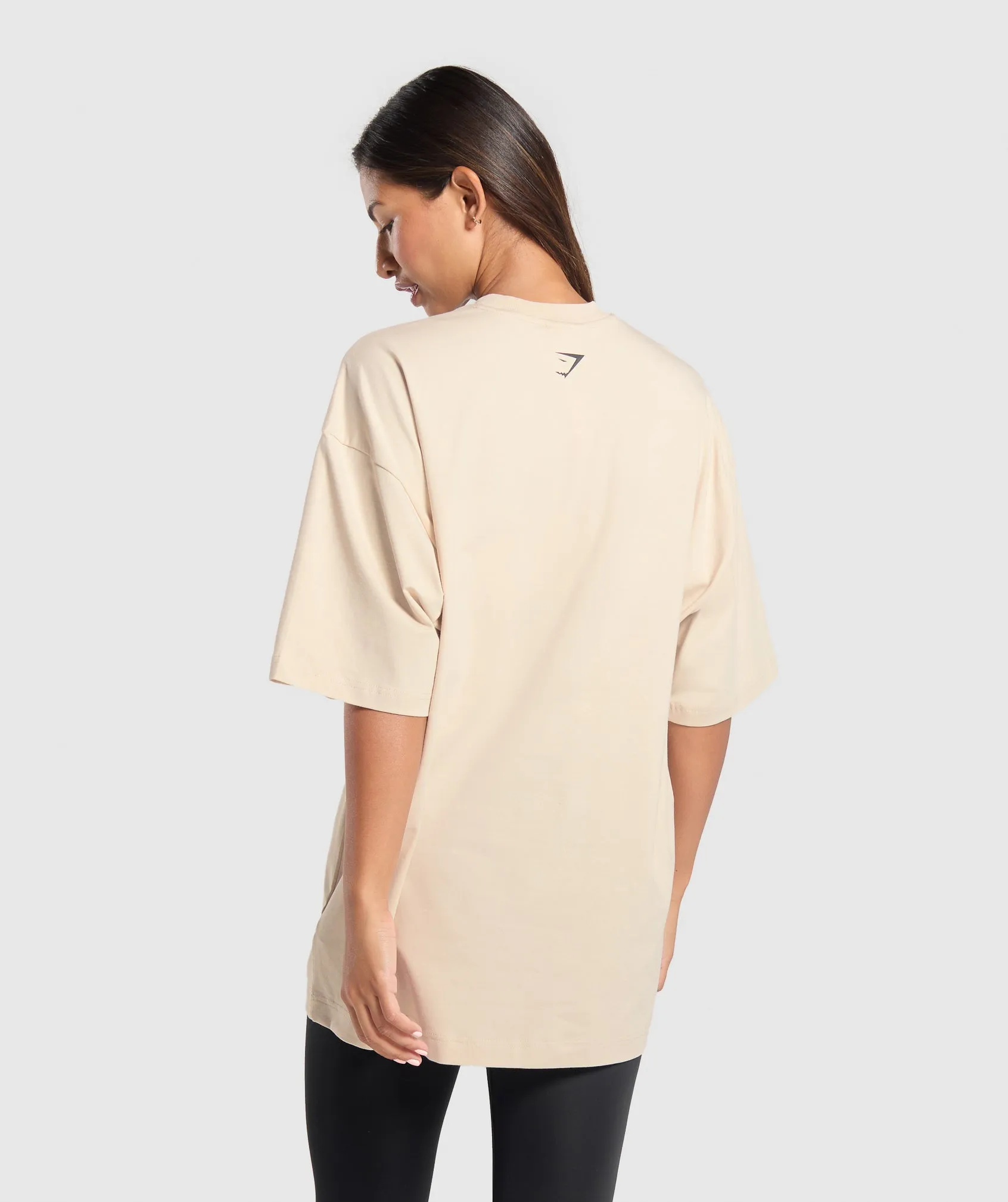 Gymshark Elevate Chain Oversized T-Shirt - Cream Beige