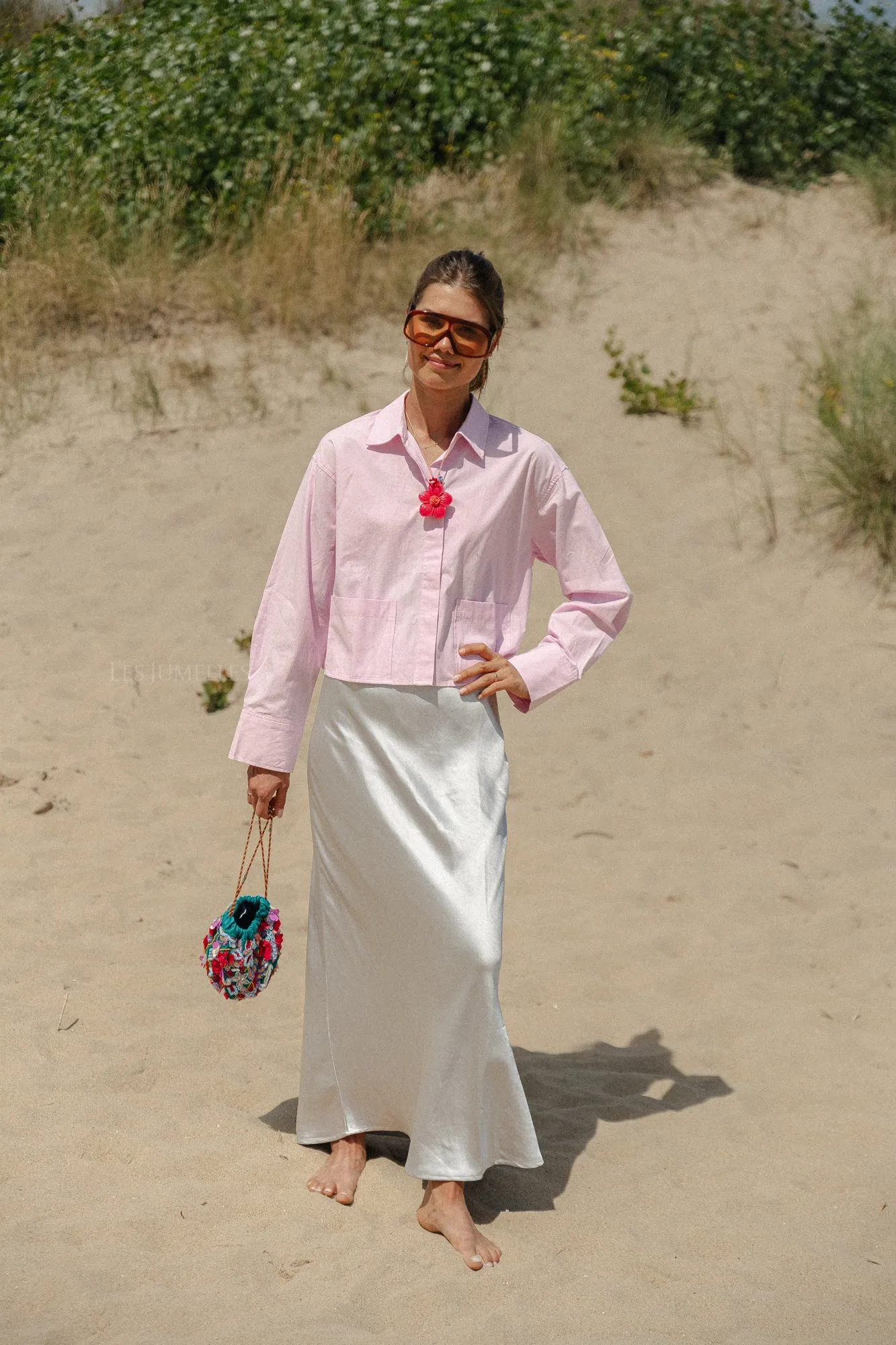 YASLEE Short Silk Shirt with Elegant Pirouette Design